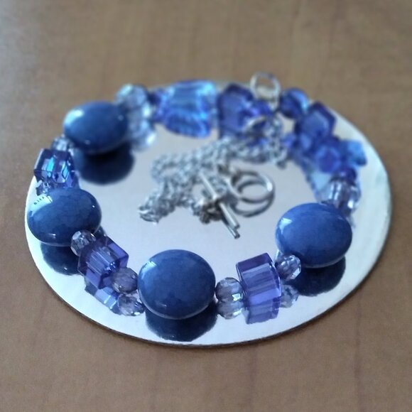 Elegant Earrings & Necklace Set, Made in Europe - Picture 3 of 5